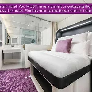 Yotelair Amsterdam Schiphol Transit Схипхол